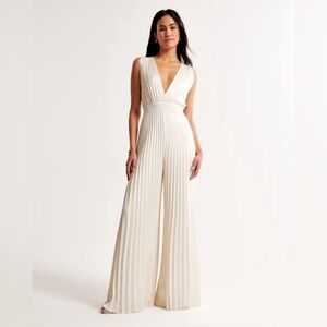 Abercrombie & Fitch: Giselle Pleated Jumpsuit (M)